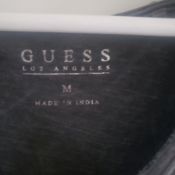 Guess T-shirt - Picture 2 of 4